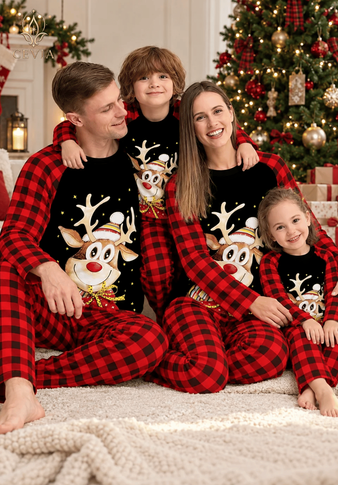 أطقم بيجامات كريسماس عائلية متطابقة — Reindeer Buffalo Plaid
