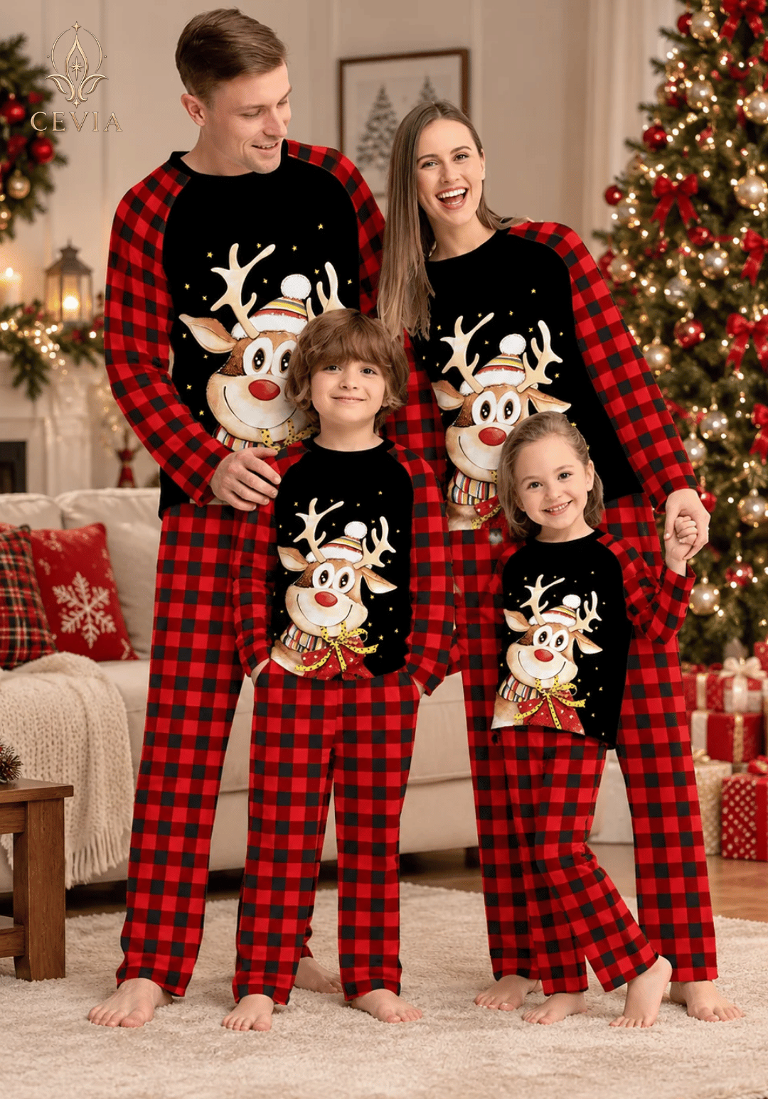 أطقم بيجامات كريسماس عائلية متطابقة — Reindeer Buffalo Plaid