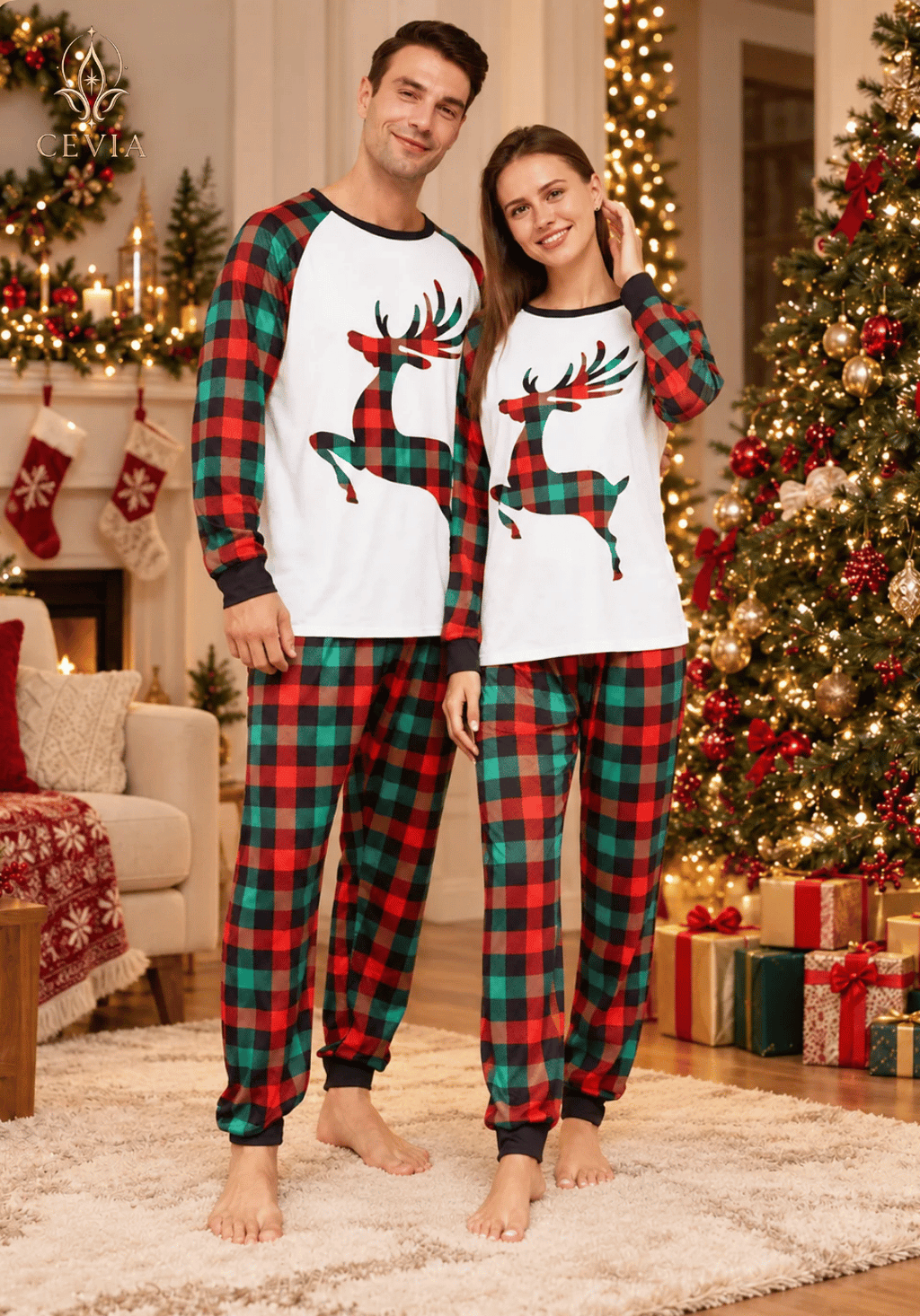 Weihnachtliche Familien-Pyjama-Sets im Partnerlook — Reindeer Plaid