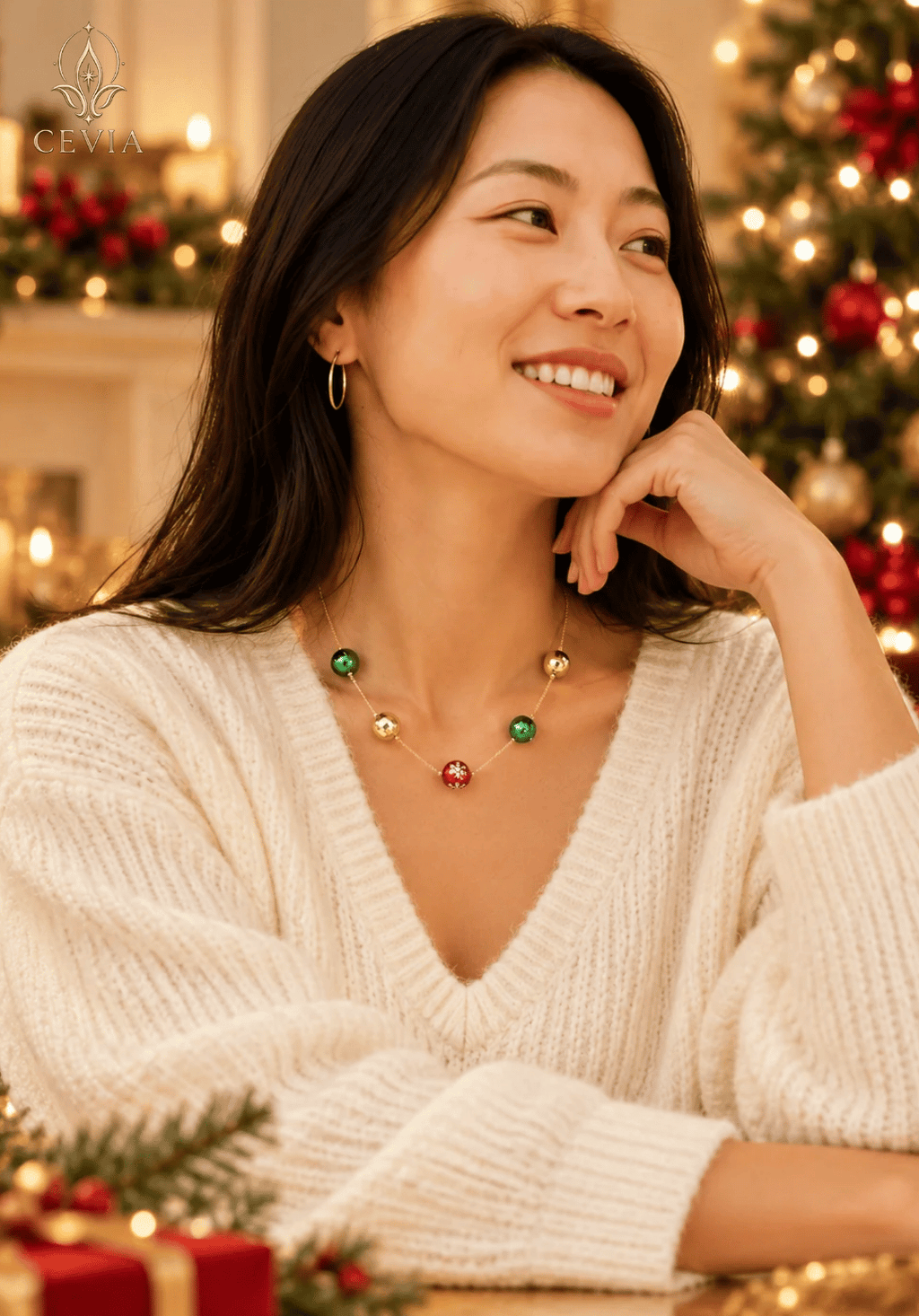 قلادة Merry Bauble اللافتة