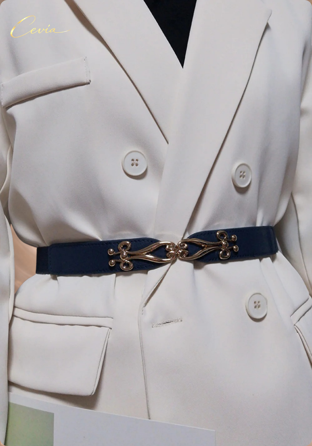 The Éloane Sculpted-Link Waist Belt