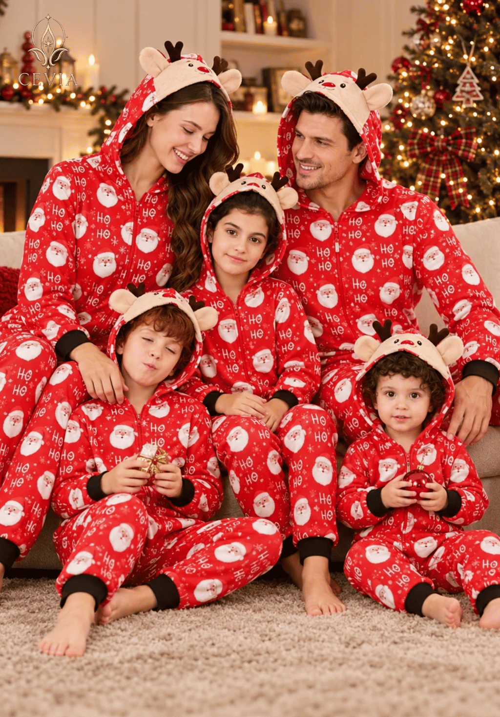 Conjuntos de Pijama Navideño Familiar a Juego con Capucha — Snowy Reindeer Magic